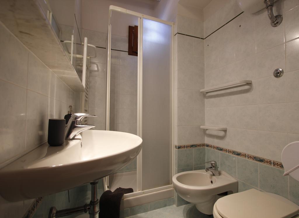 Rocca Palazzaccio Hotel Tavarnuzze Buitenkant foto